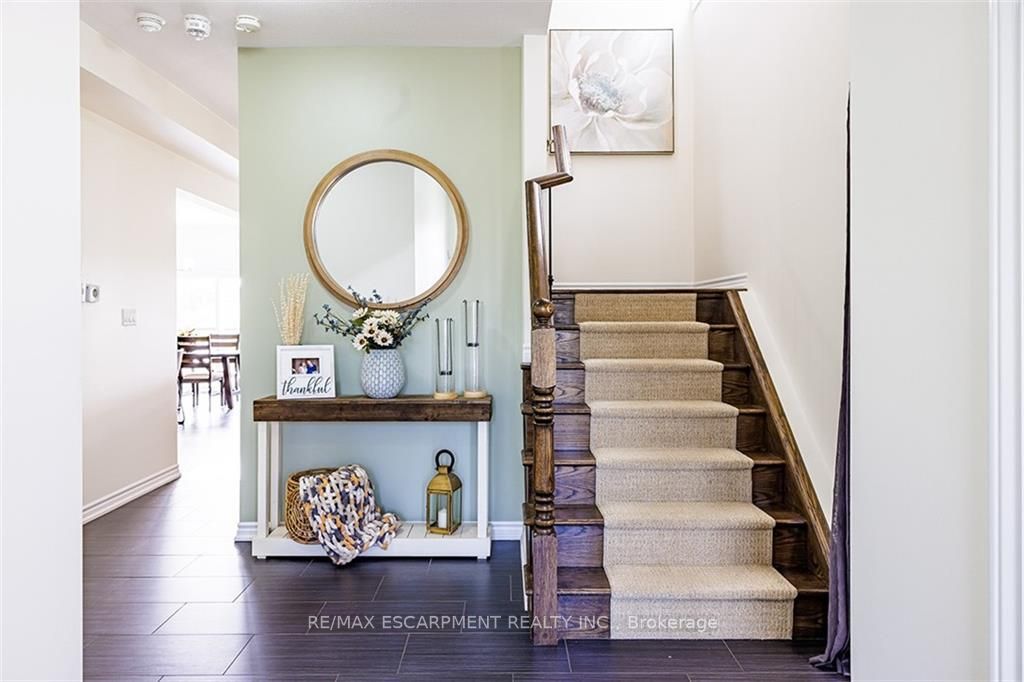 77 Avery Cres, #16