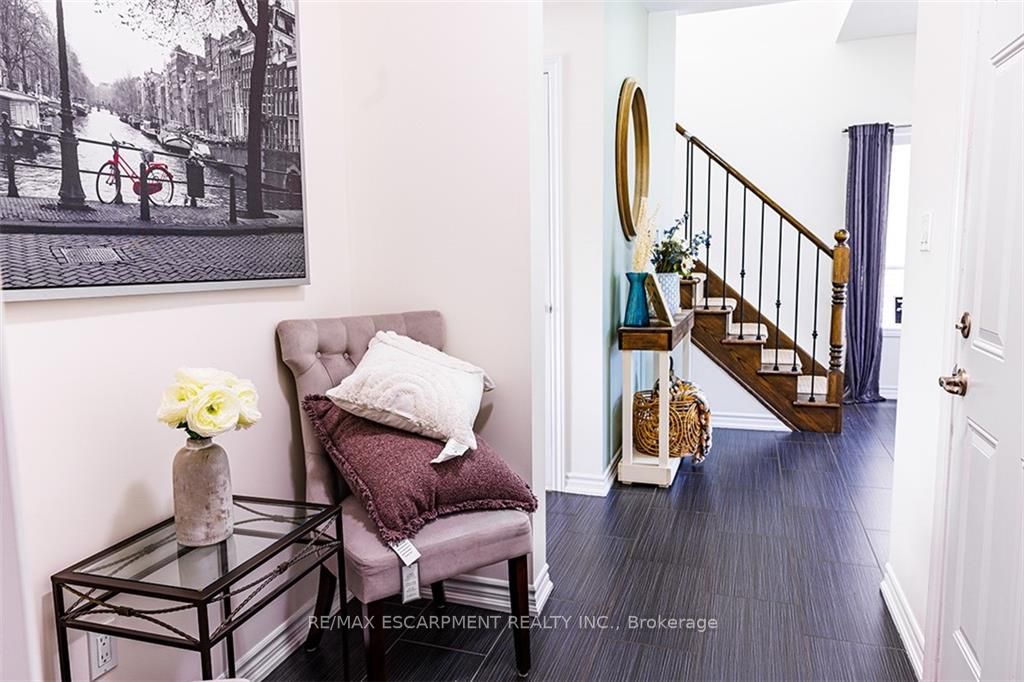 77 Avery Cres, #16