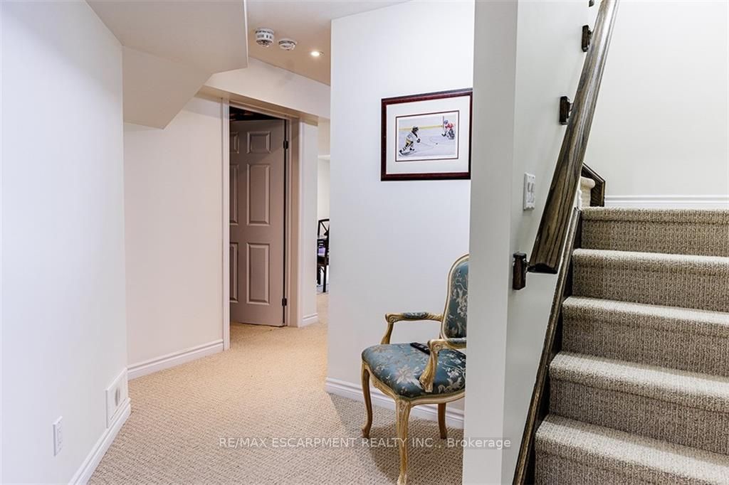 77 Avery Cres, #16