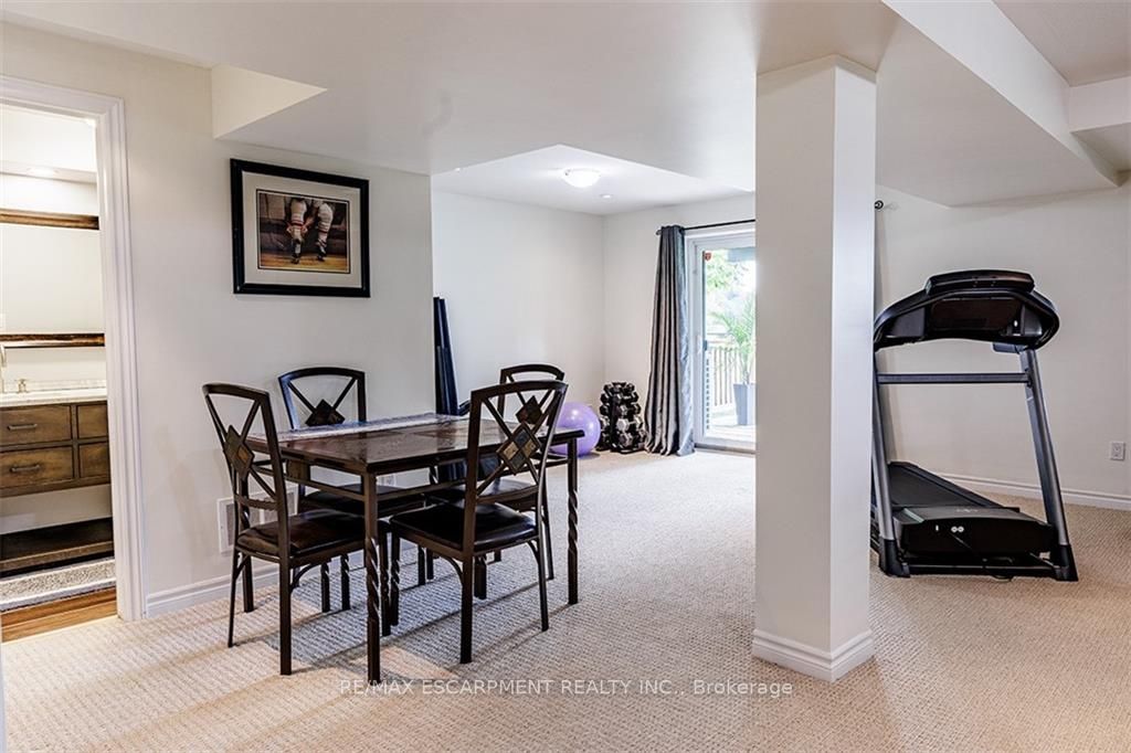 77 Avery Cres, #16