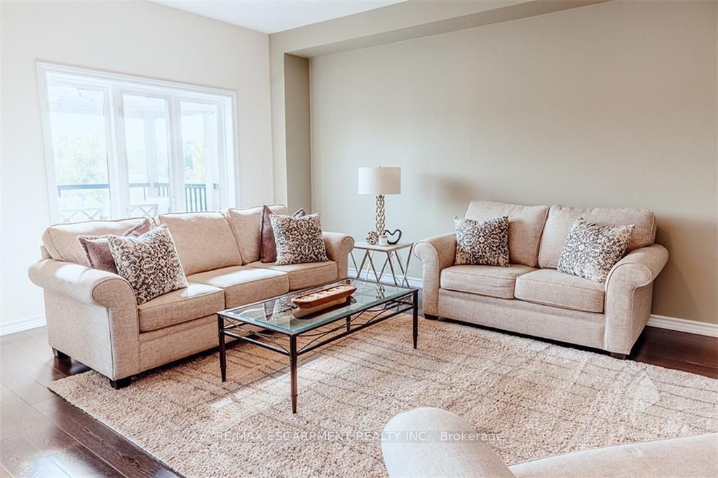 77 Avery Cres, #16