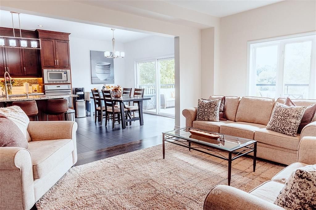 77 Avery Cres, #16