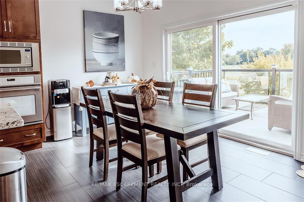 77 Avery Cres, #16