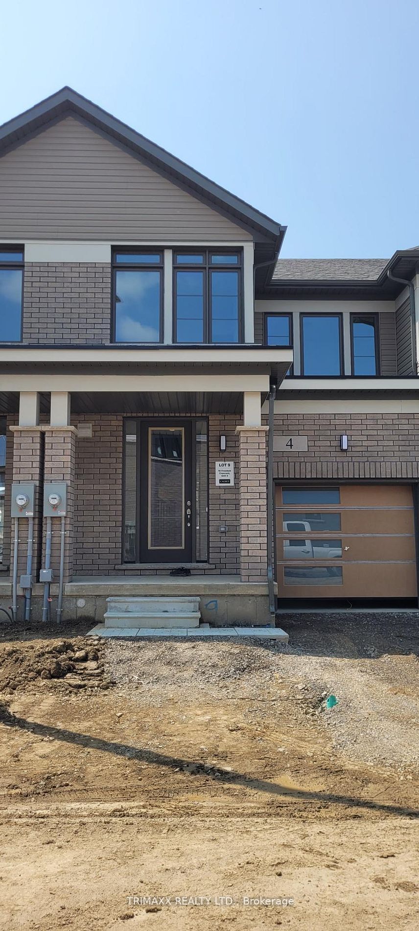 10 Freedom Cres, #4