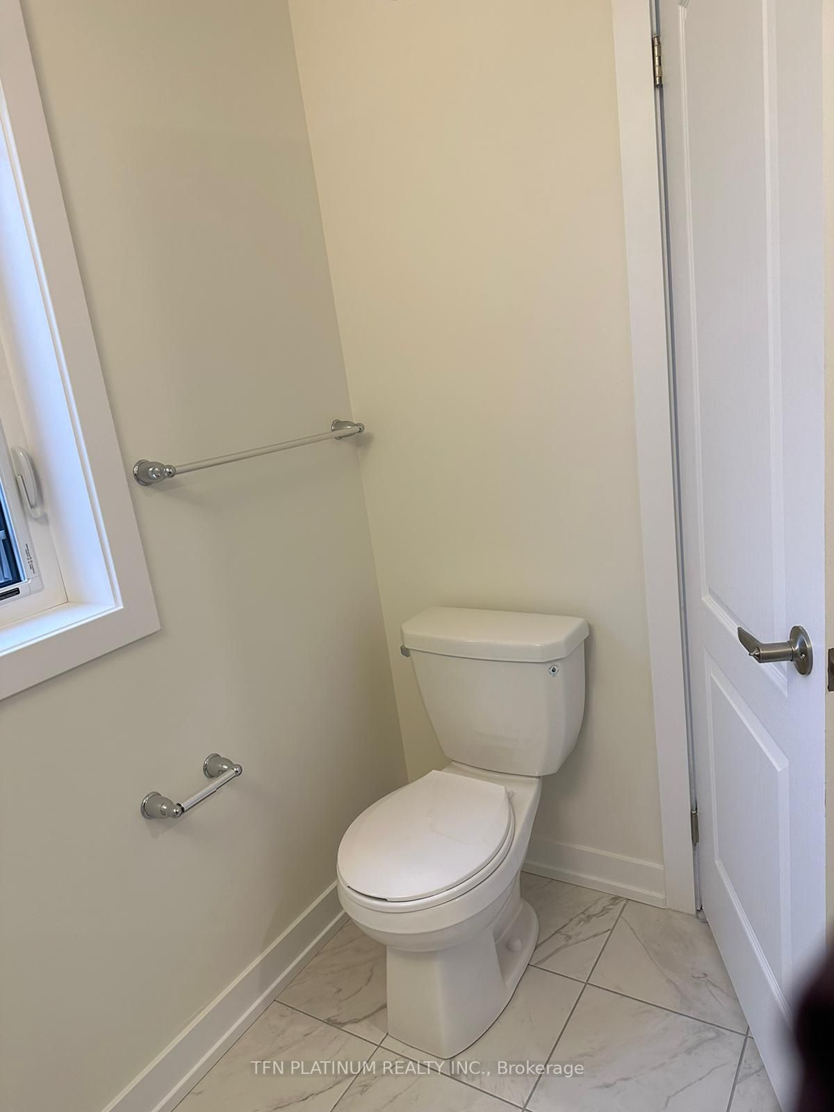 21 Baskett St