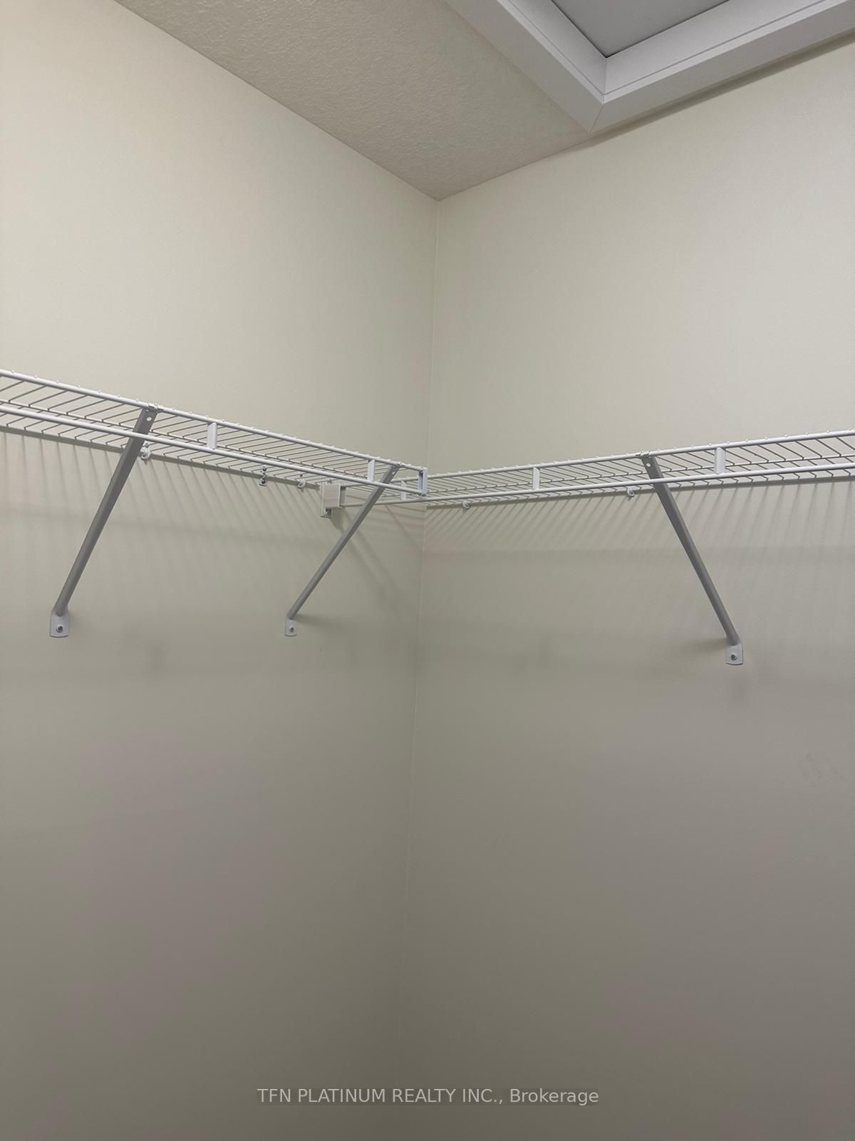 21 Baskett St
