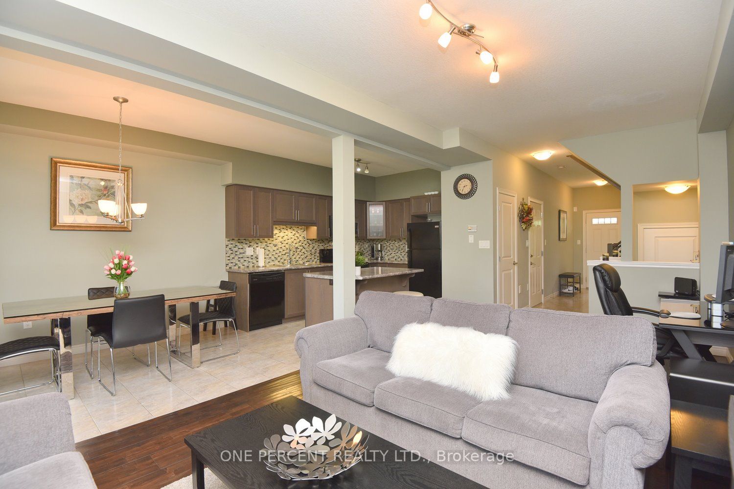 6 Chestnut Dr, #4