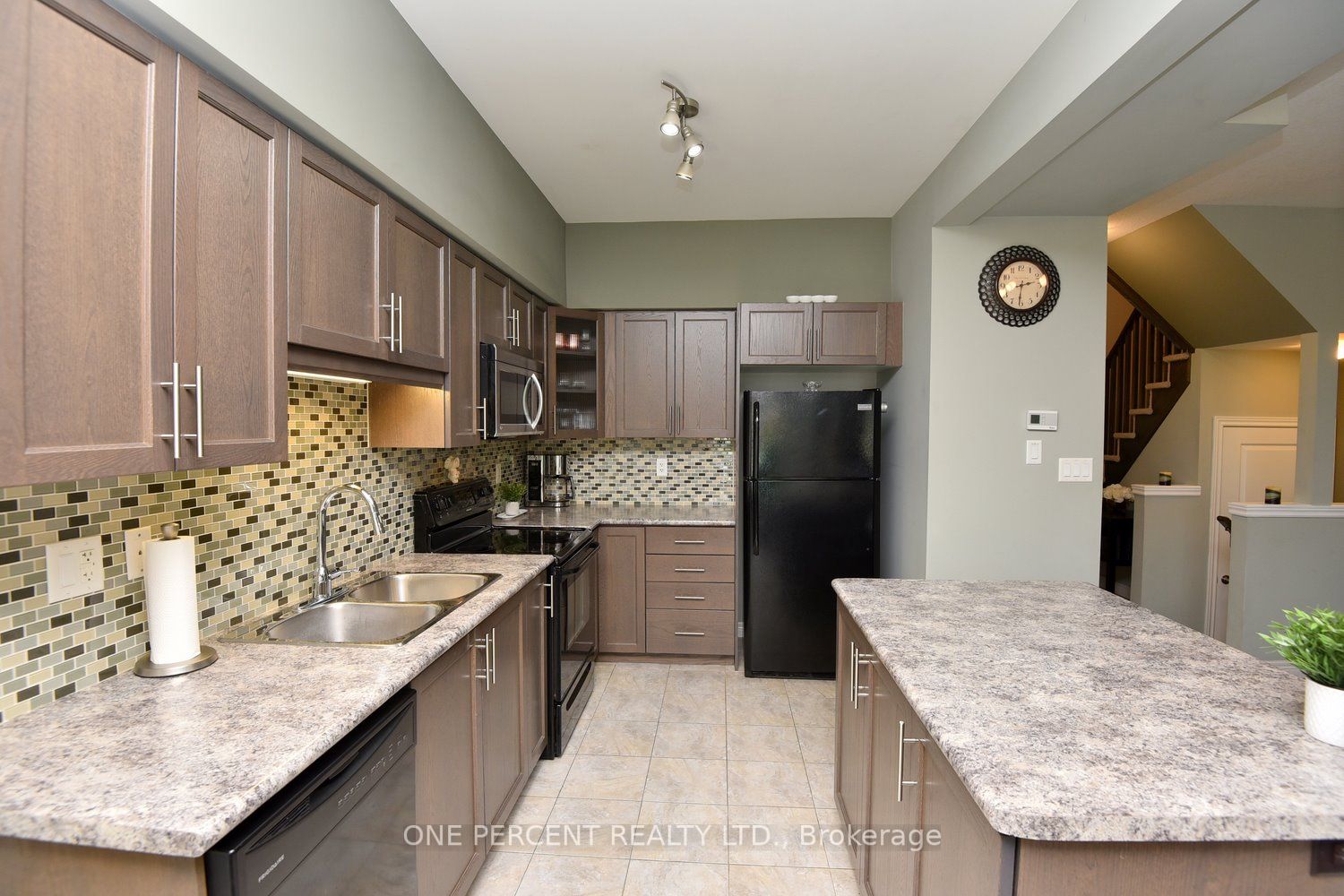 6 Chestnut Dr, #4