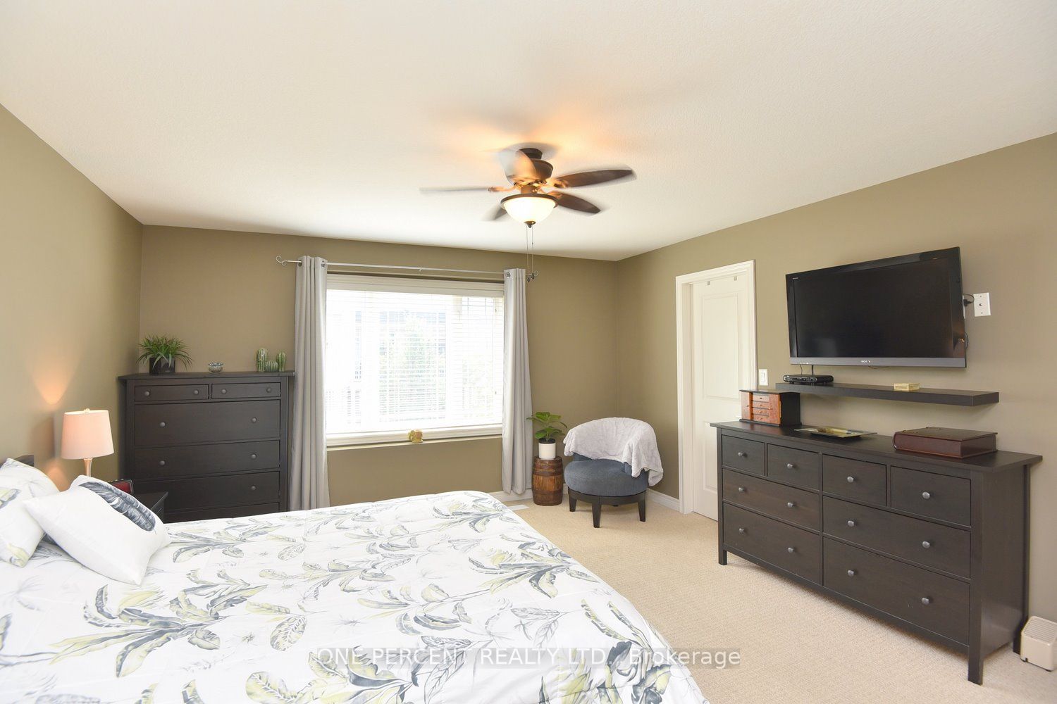 6 Chestnut Dr, #4