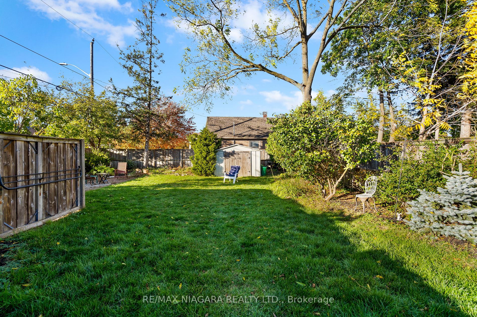 6407 Thorold Stone Rd