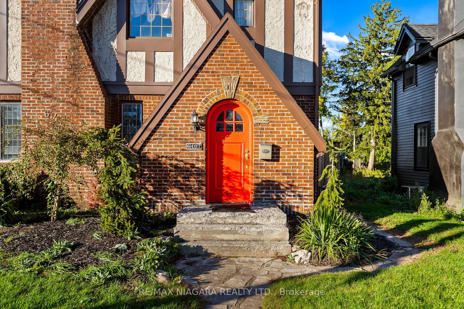 6407 Thorold Stone Rd