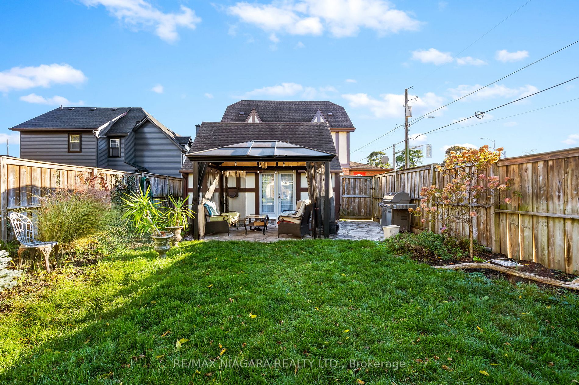 6407 Thorold Stone Rd