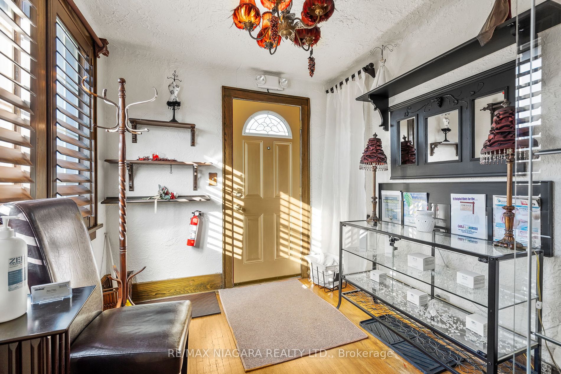 6407 Thorold Stone Rd