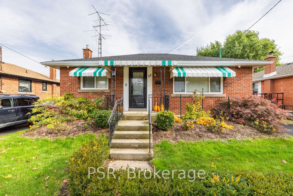 39 Castlefield Dr
