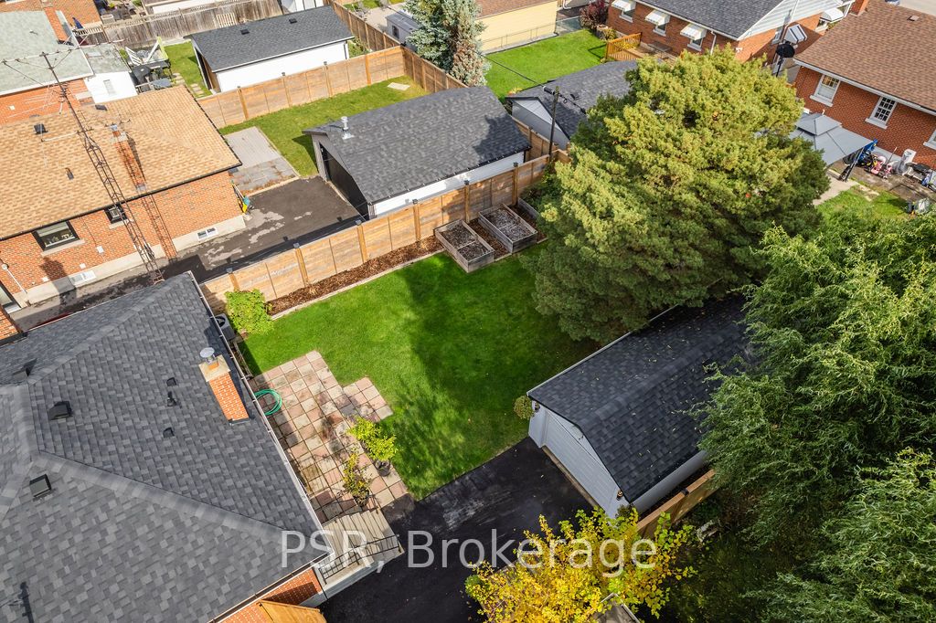 39 Castlefield Dr
