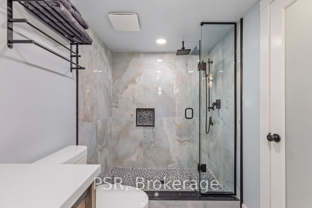 39 Castlefield Dr