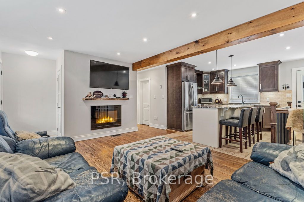 39 Castlefield Dr