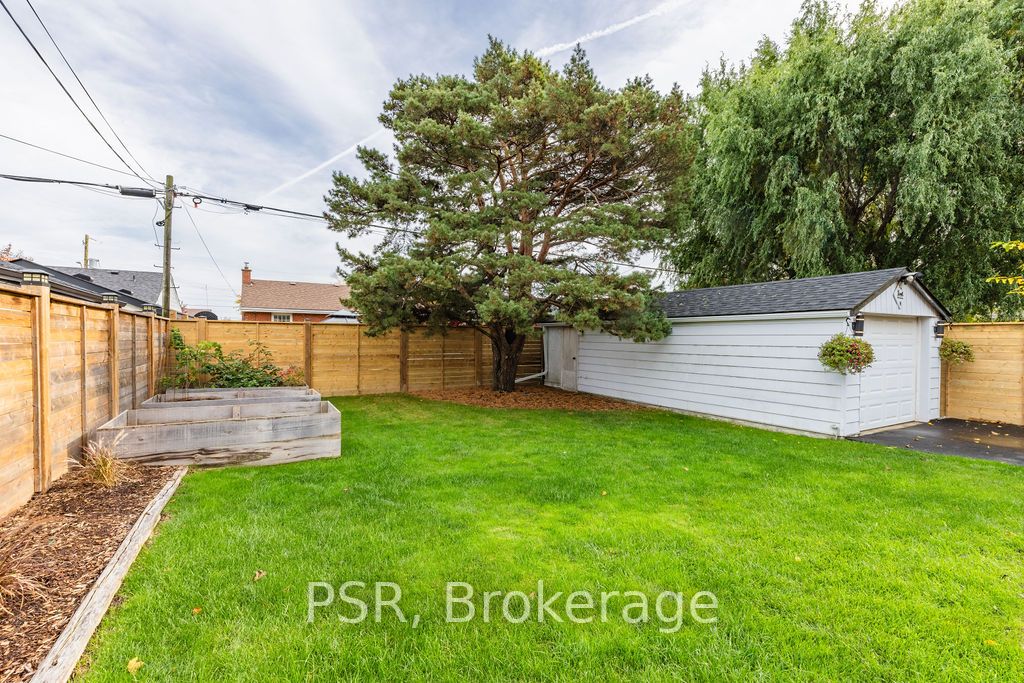 39 Castlefield Dr