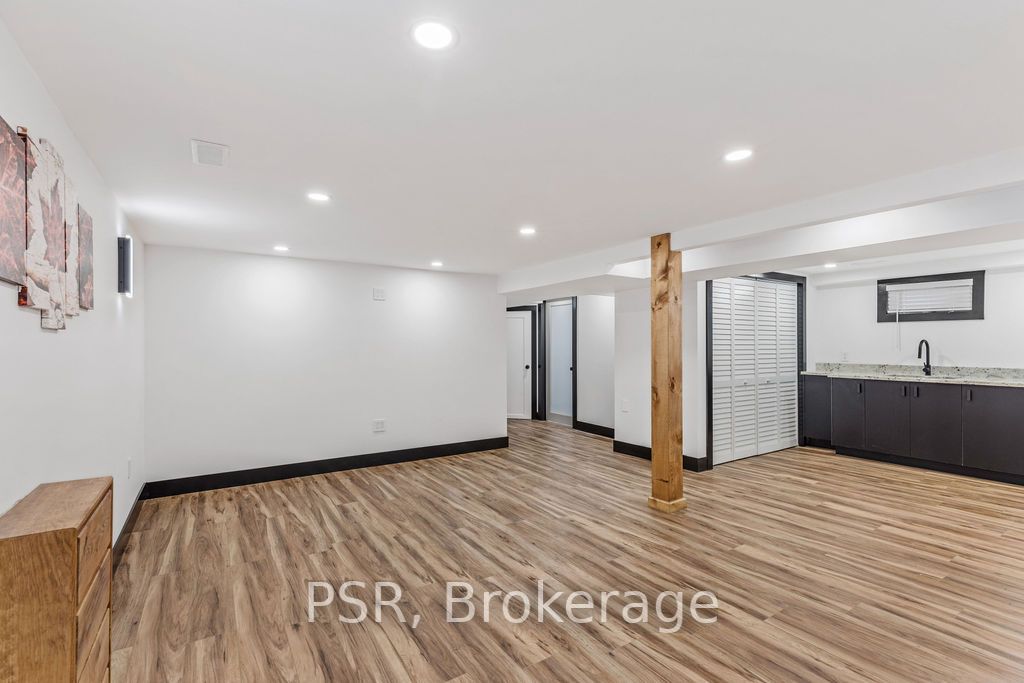 39 Castlefield Dr
