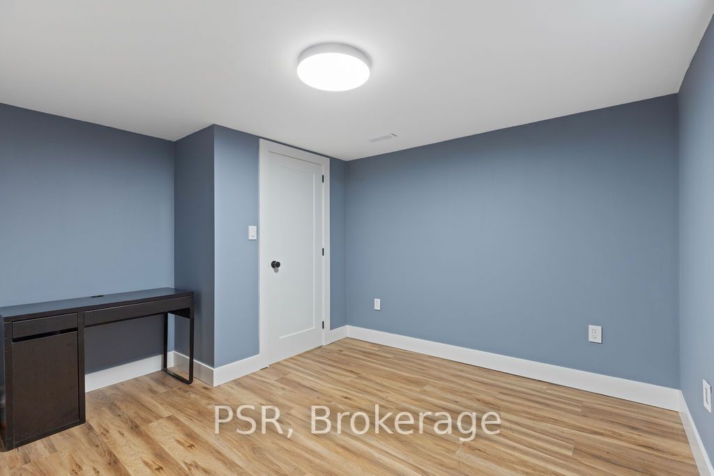 39 Castlefield Dr