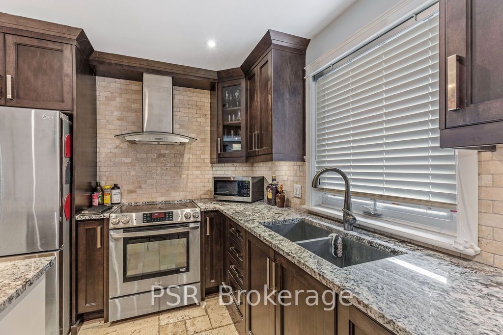 39 Castlefield Dr