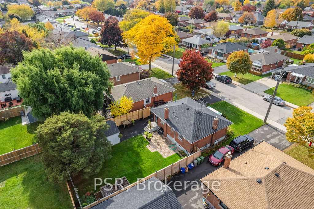 39 Castlefield Dr