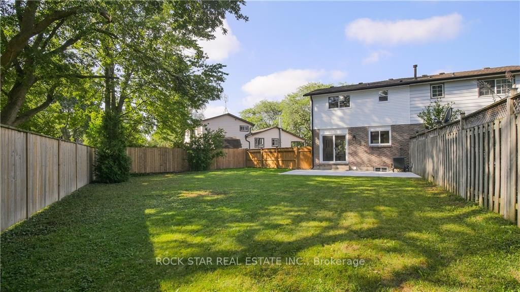 46 Lafayette Dr