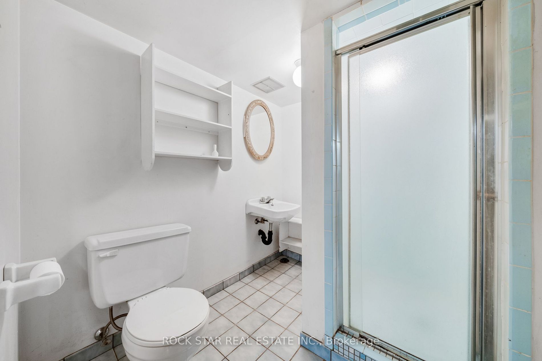 88 1/2 Queen St