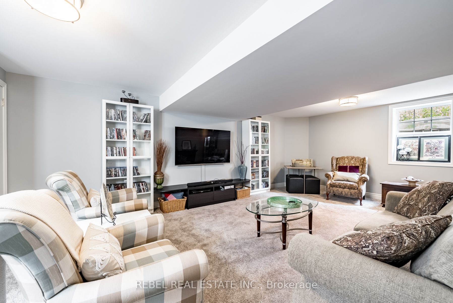 724 Samuel Angrove Ave