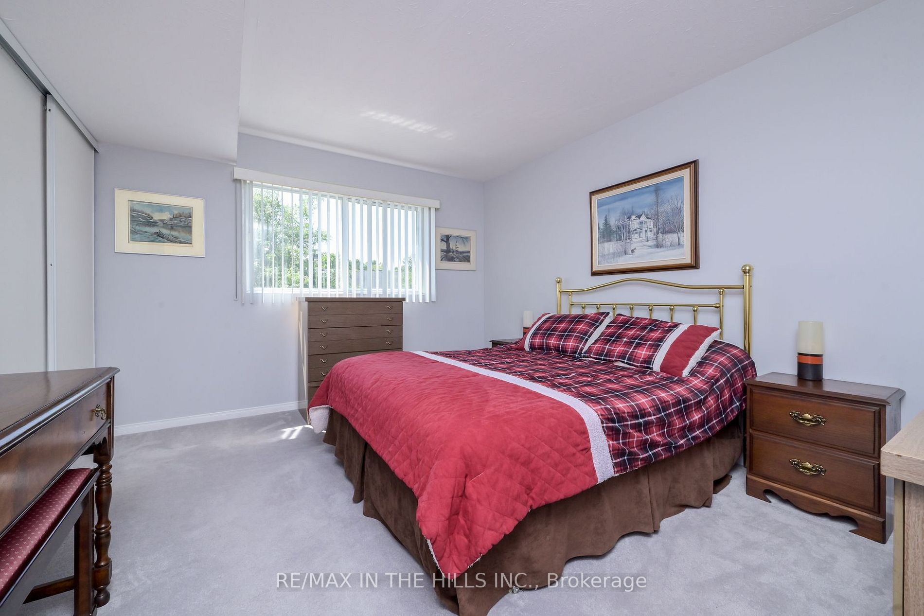 250 Robert St, #211