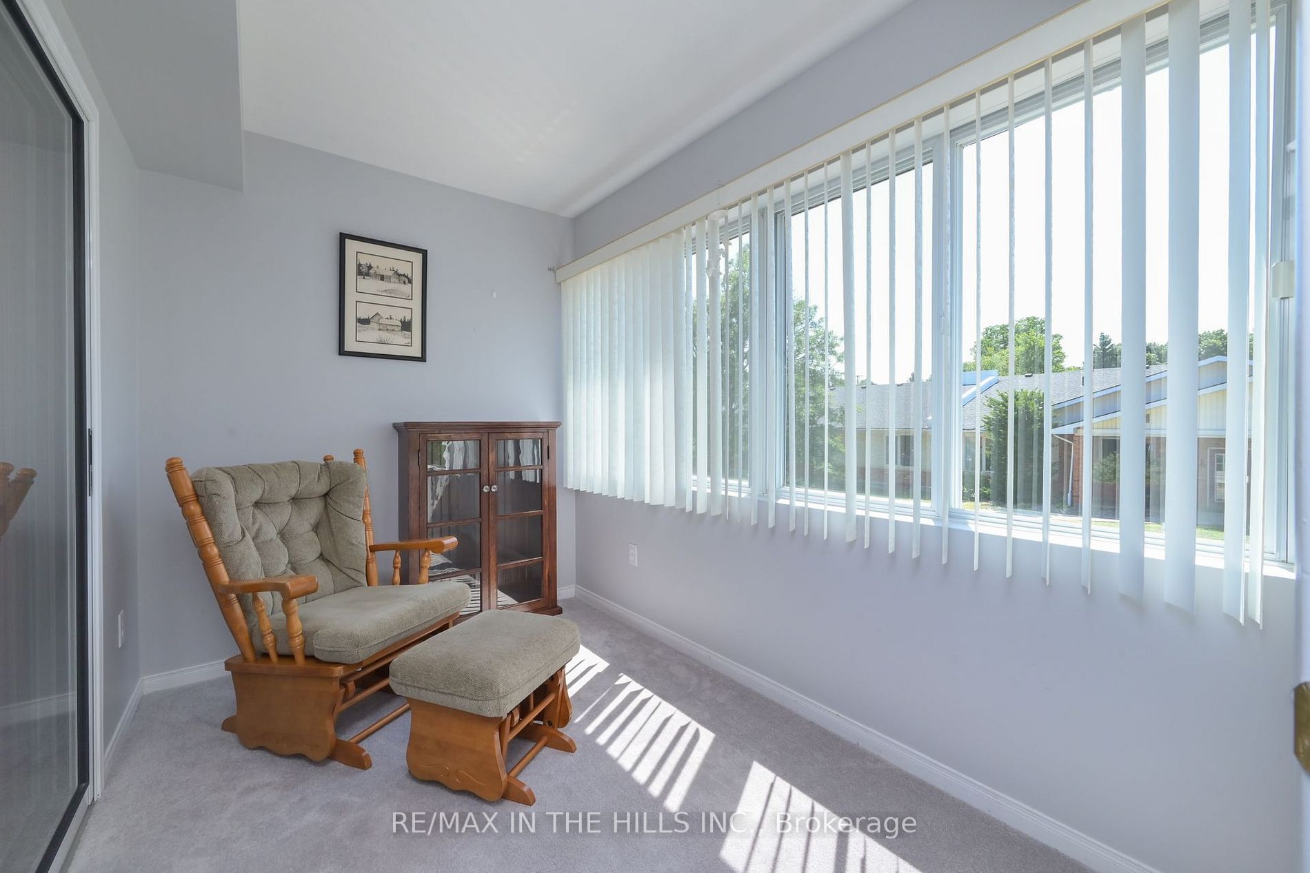 250 Robert St, #211