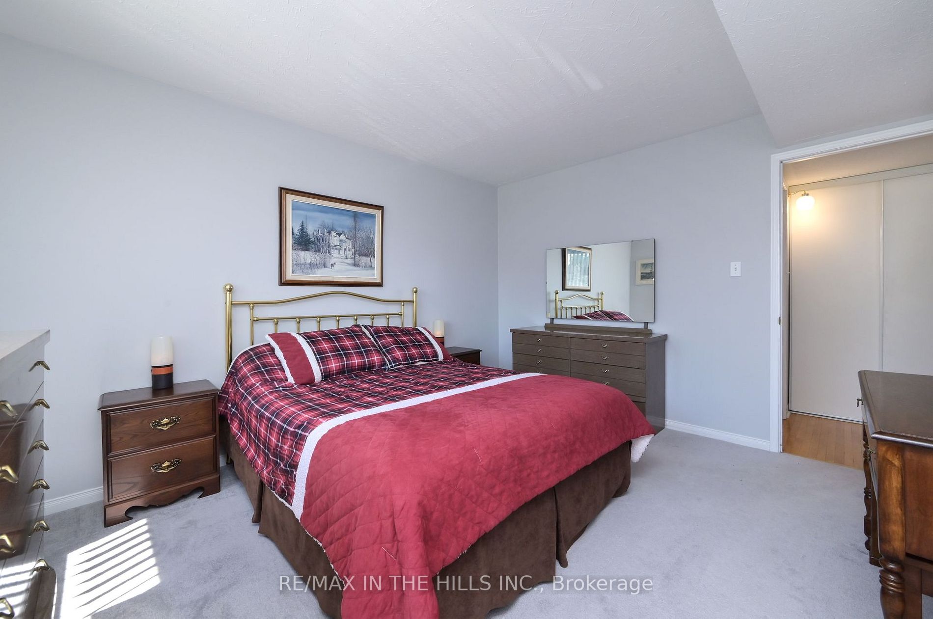 250 Robert St, #211