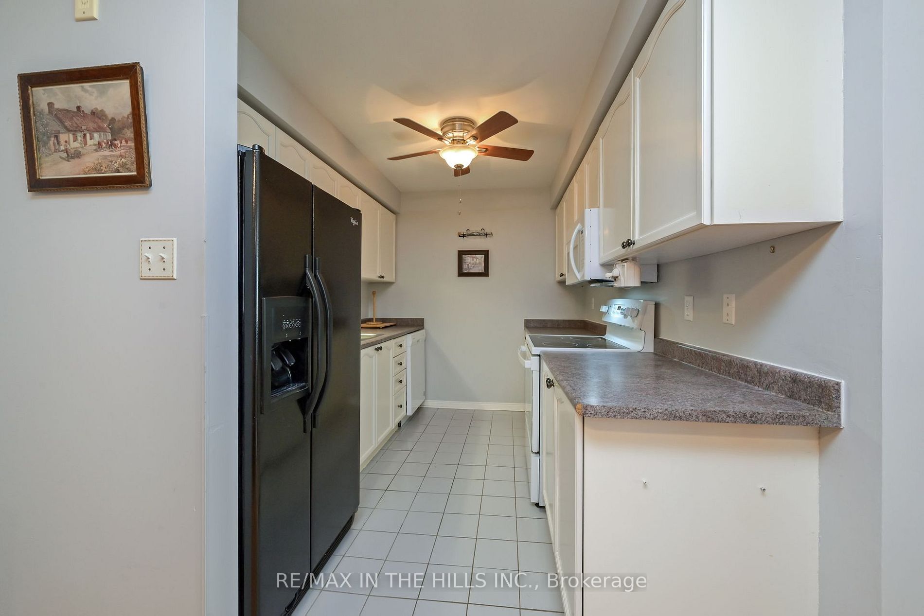 250 Robert St, #211