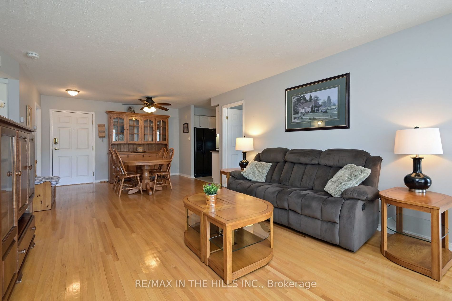 250 Robert St, #211