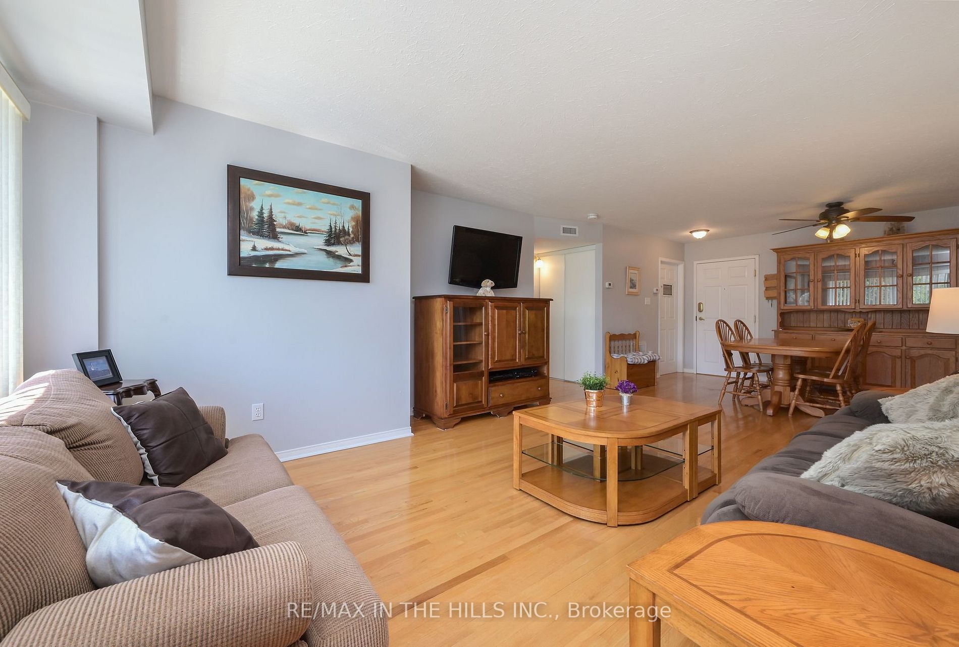 250 Robert St, #211
