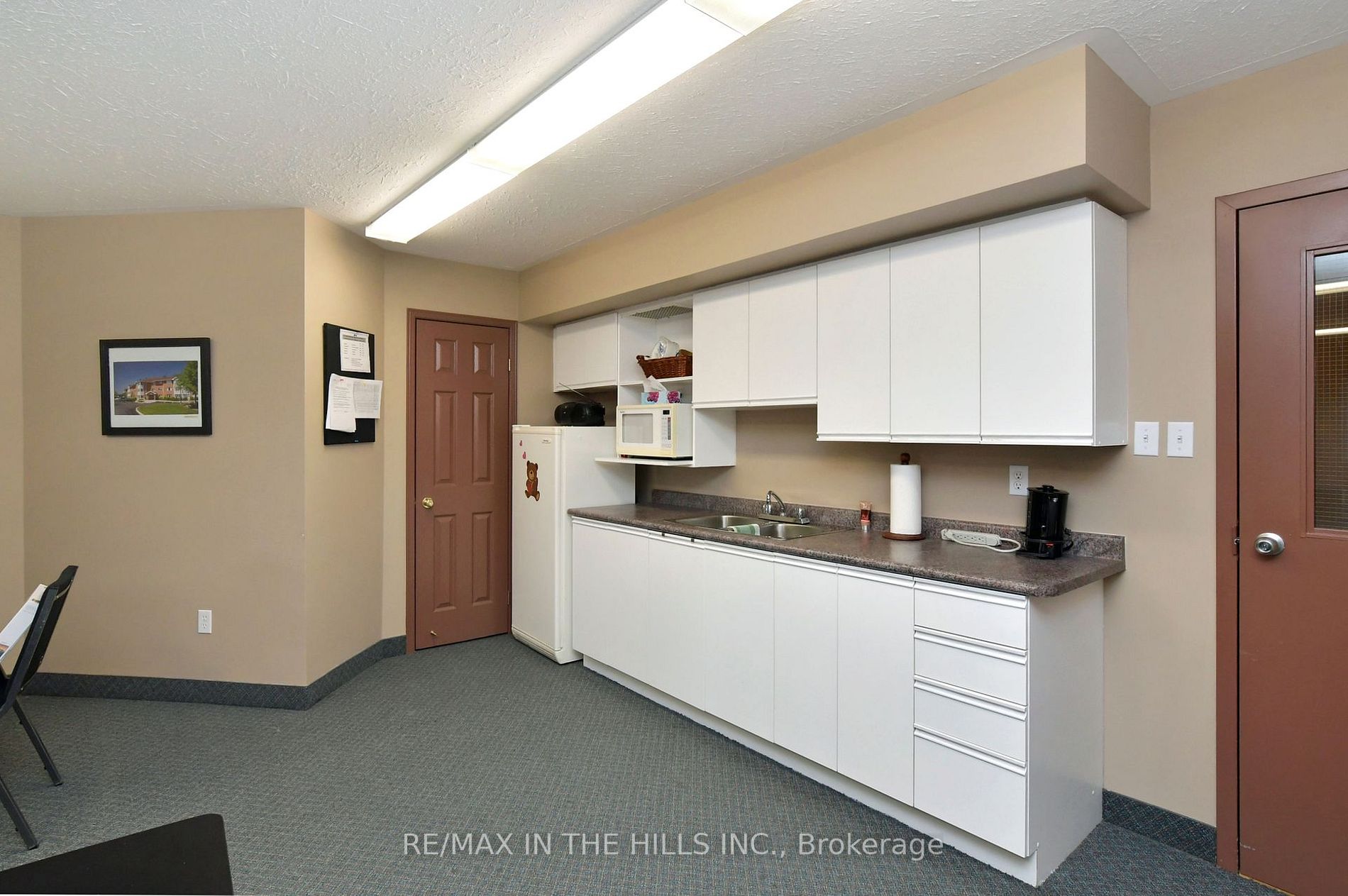 250 Robert St, #211