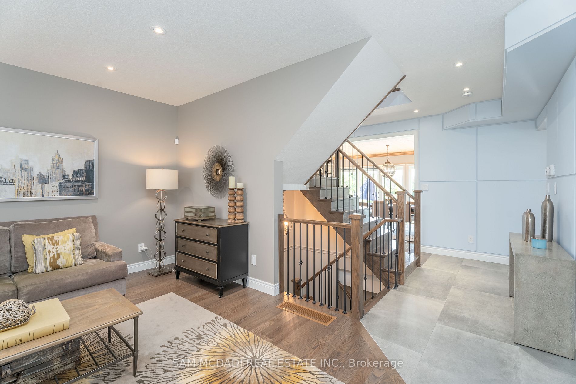 105 Crewson Crt E