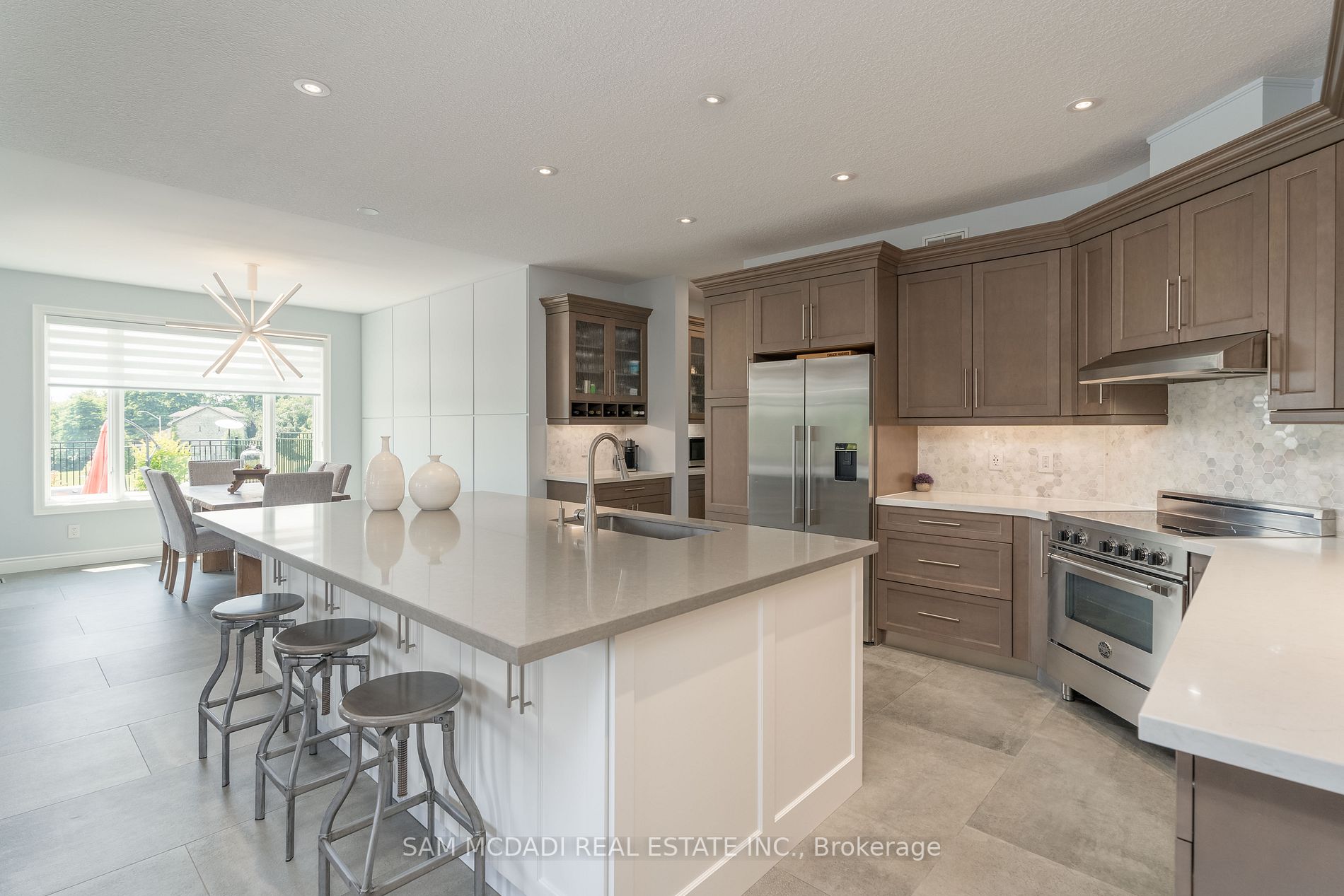 105 Crewson Crt E
