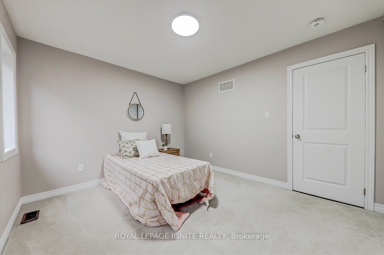33 Robbins Ridge