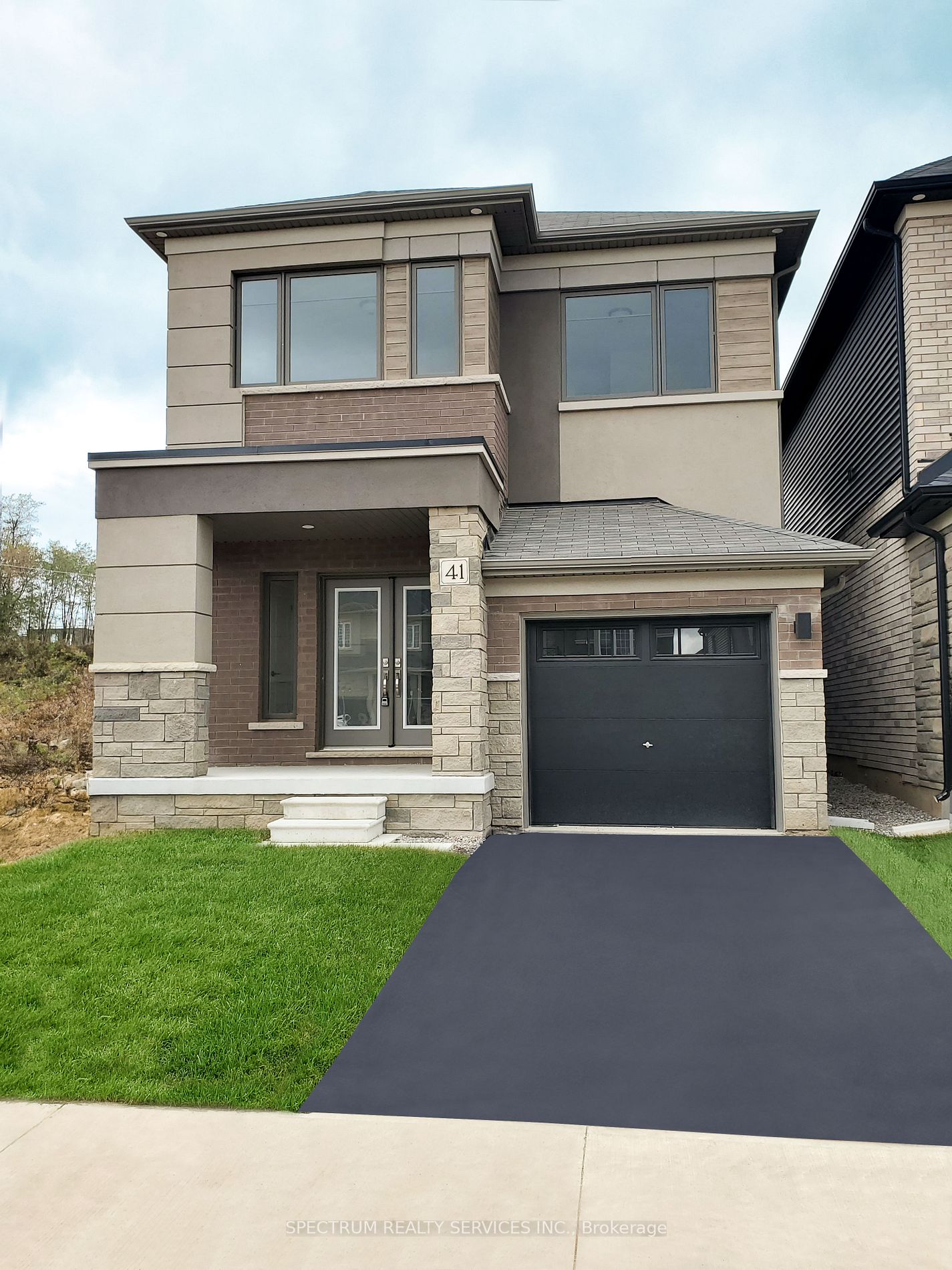 41 Macklin St
