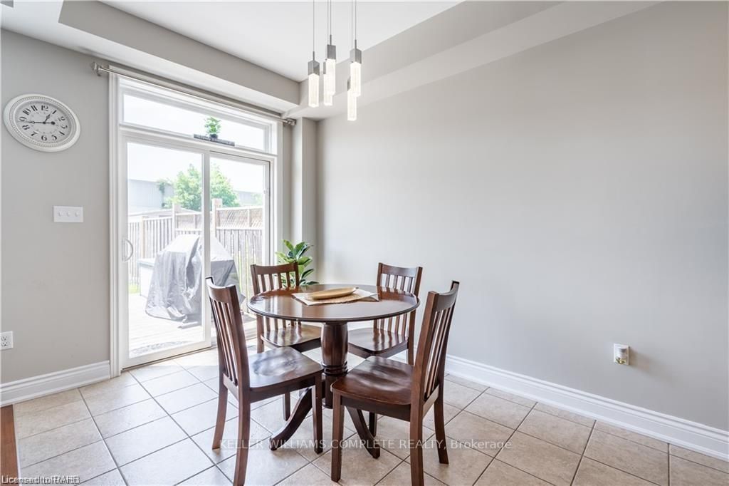 15 Marina Point Cres