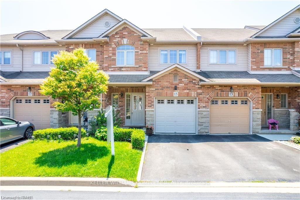 15 Marina Point Cres