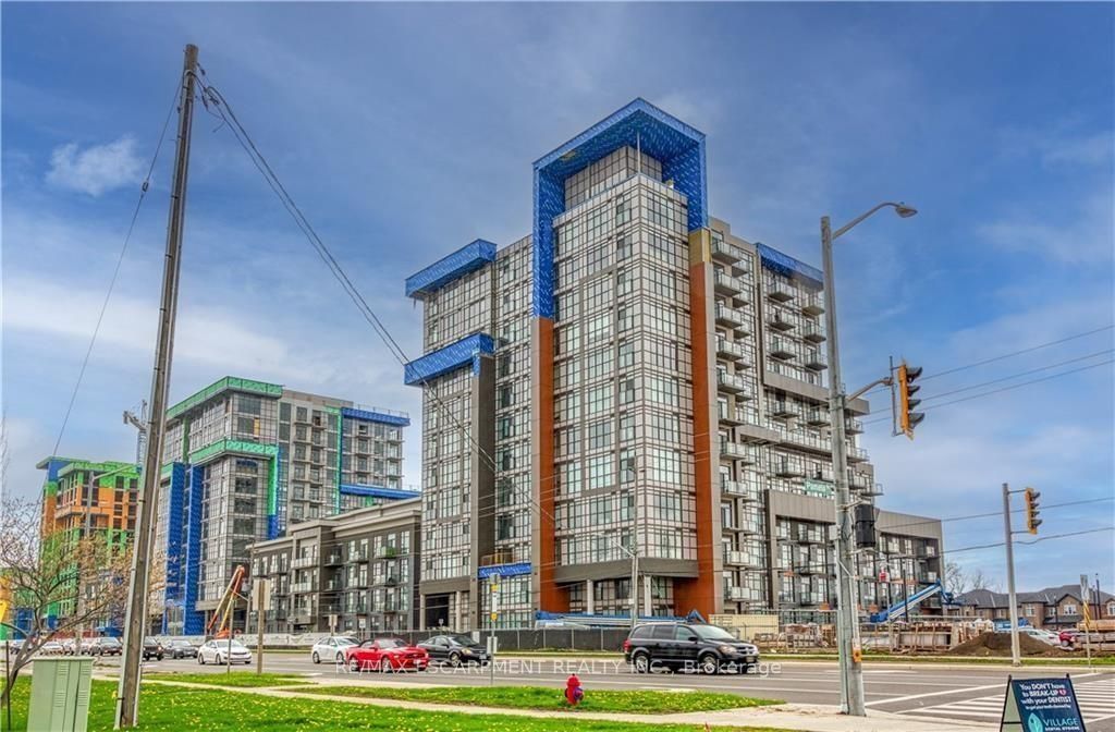 450 Dundas St E, #114