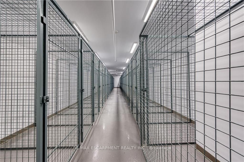 450 Dundas St E, #114