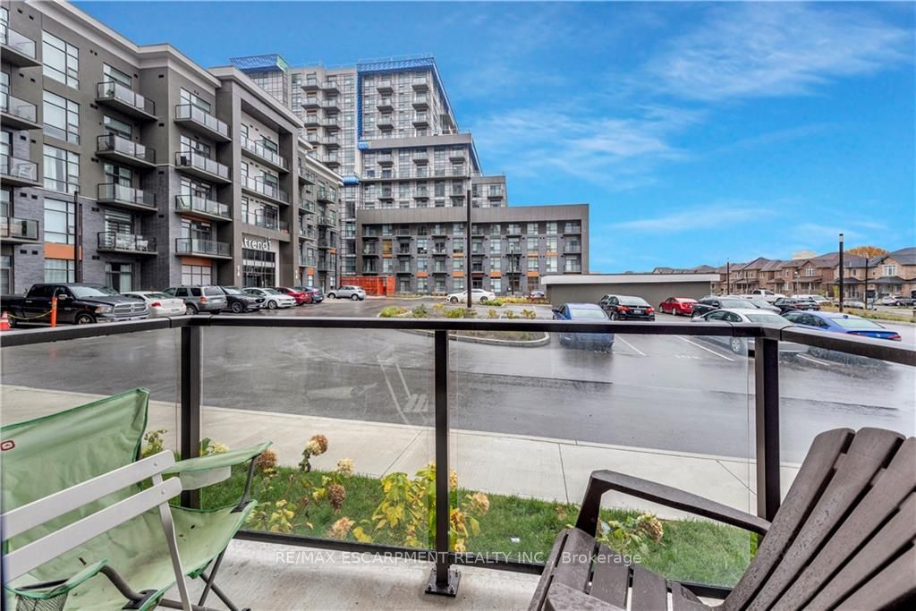 450 Dundas St E, #114