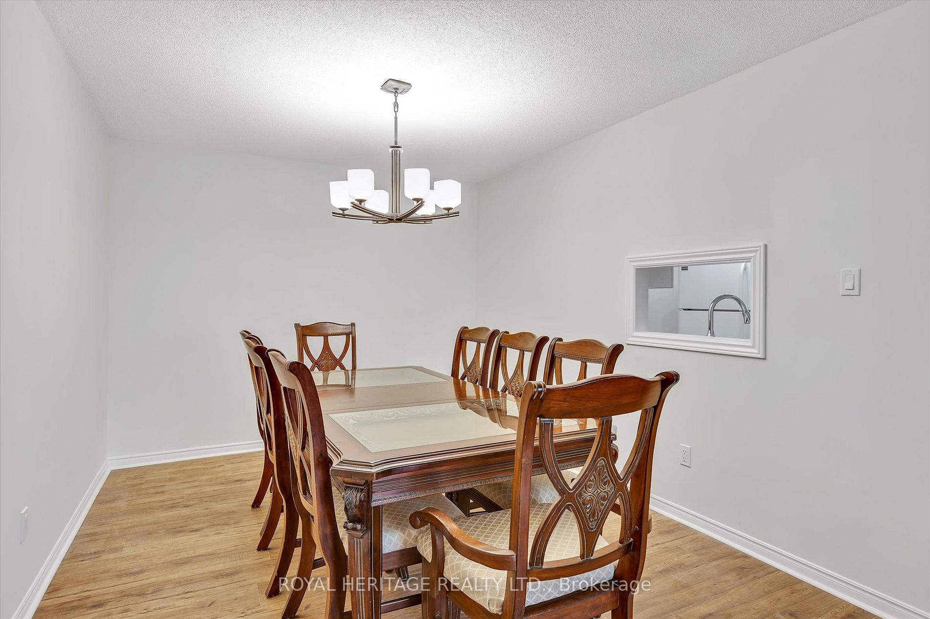 475 Parkhill Rd, #220