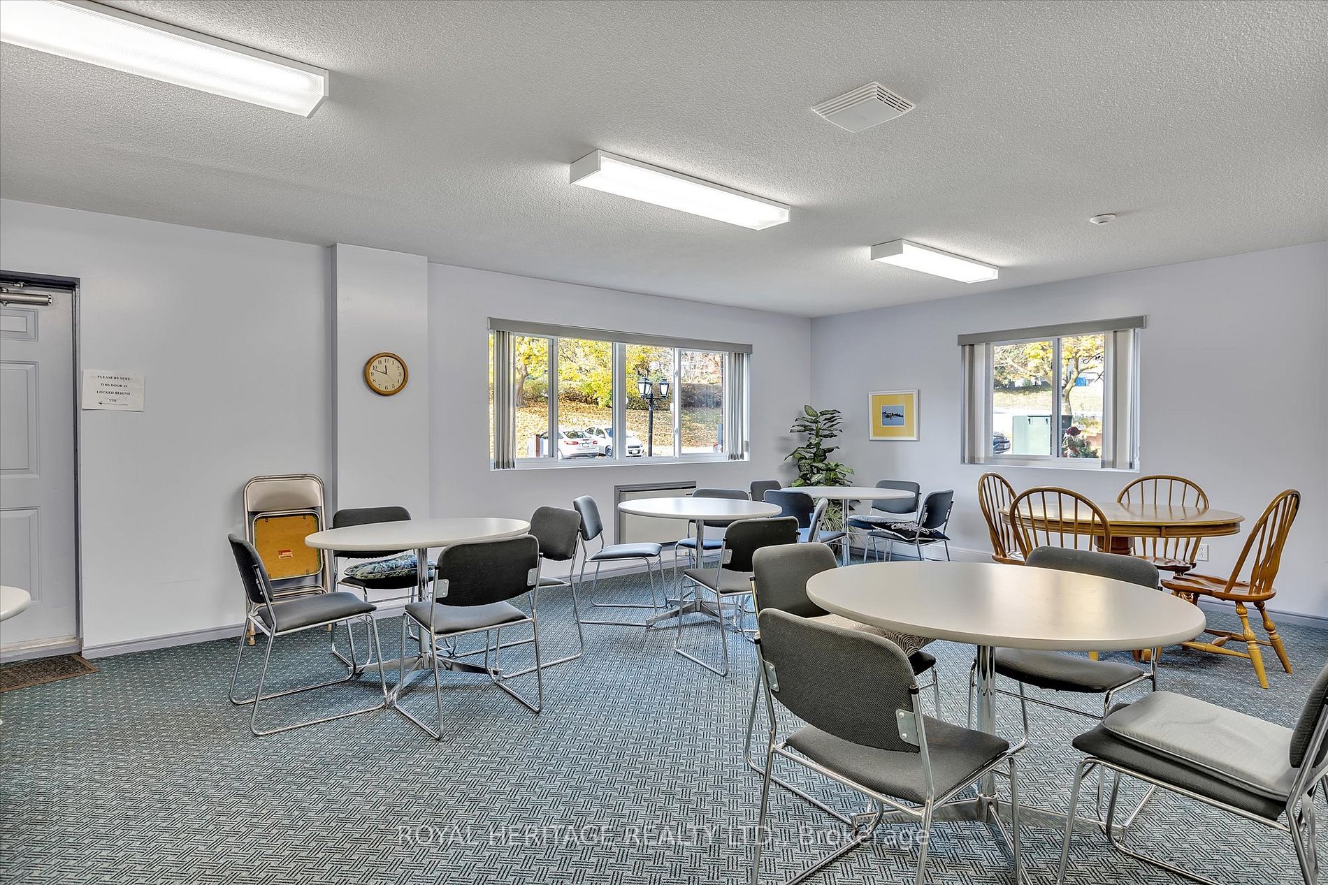 475 Parkhill Rd, #220