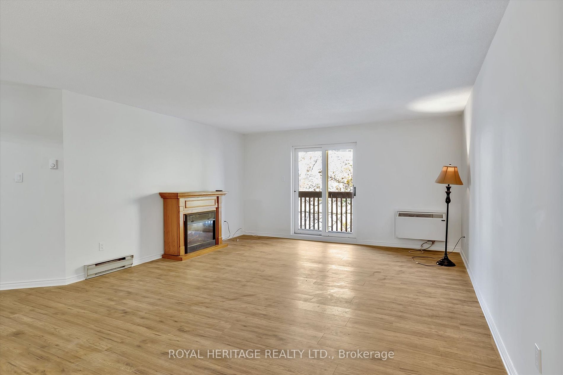 475 Parkhill Rd, #220