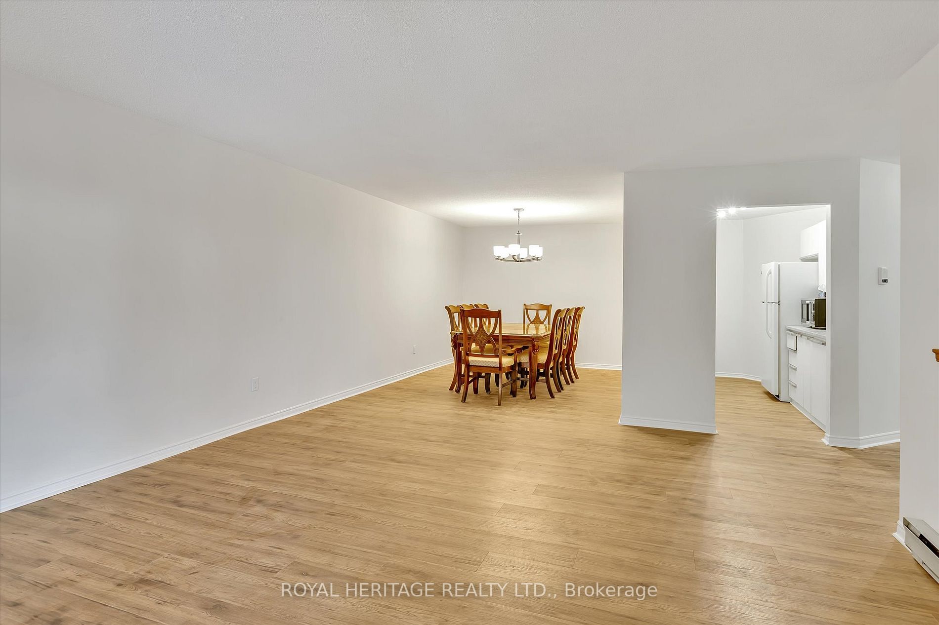 475 Parkhill Rd, #220