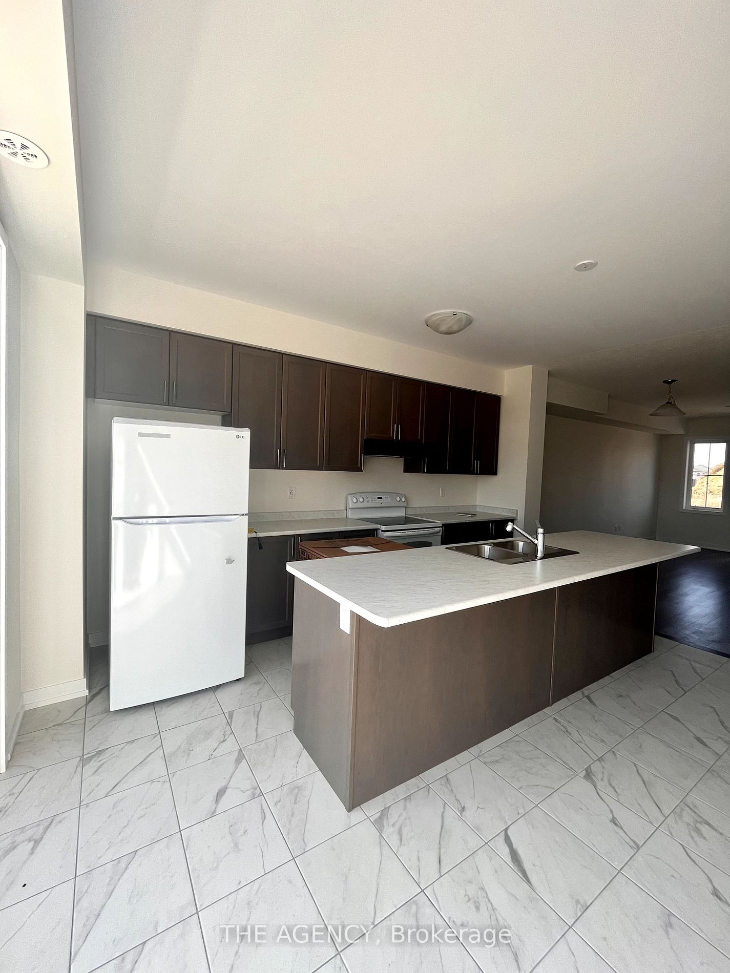 35 Baskett St